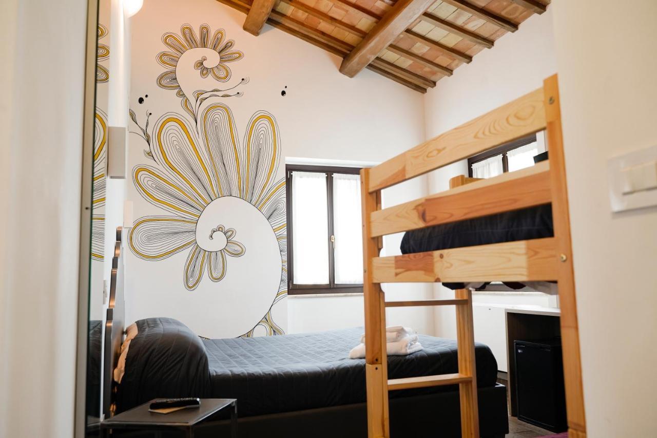 Moretti Village - B&B Чивитанова Марке Екстериор снимка