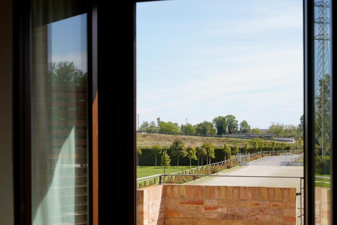 Moretti Village - B&B Чивитанова Марке Екстериор снимка