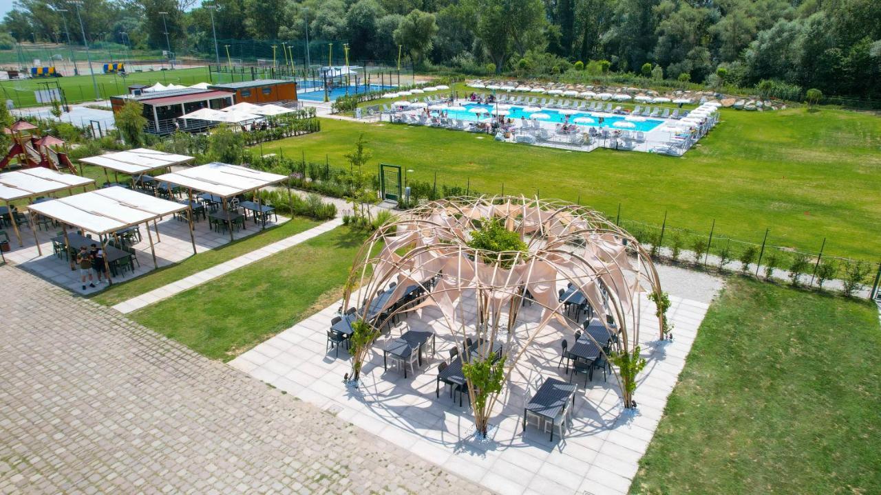 Moretti Village - B&B Чивитанова Марке Екстериор снимка