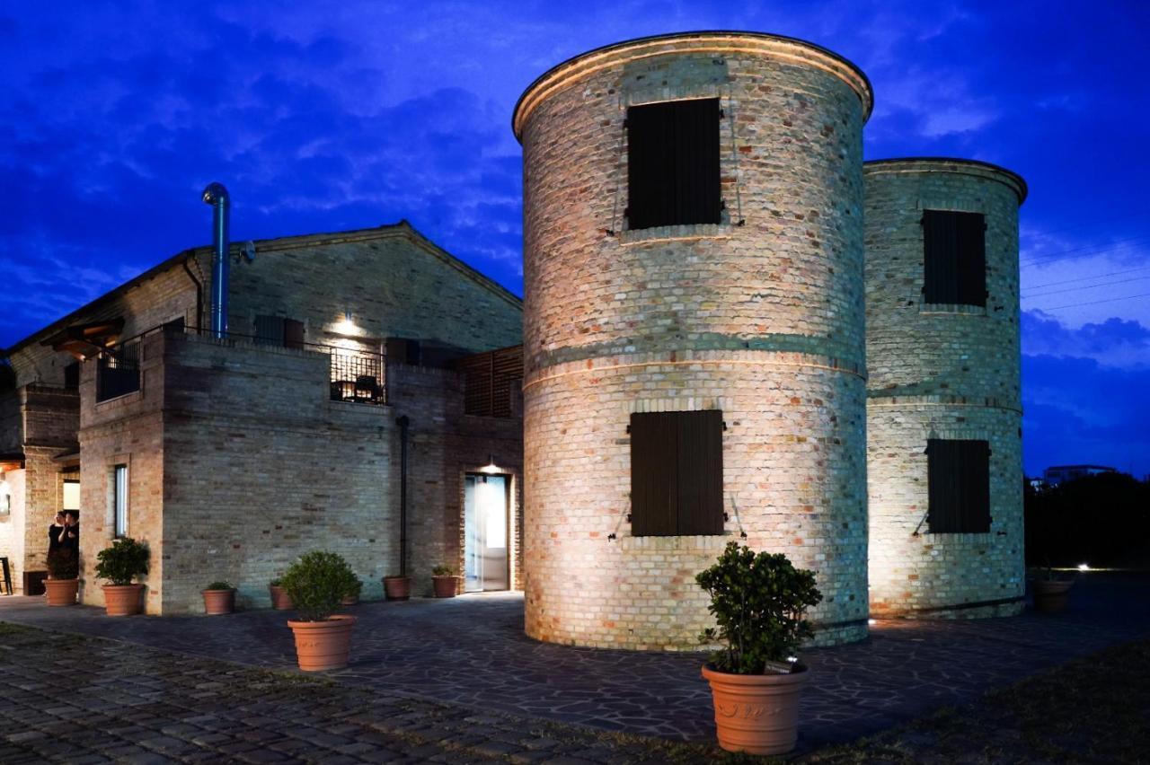 Moretti Village - B&B Чивитанова Марке Екстериор снимка