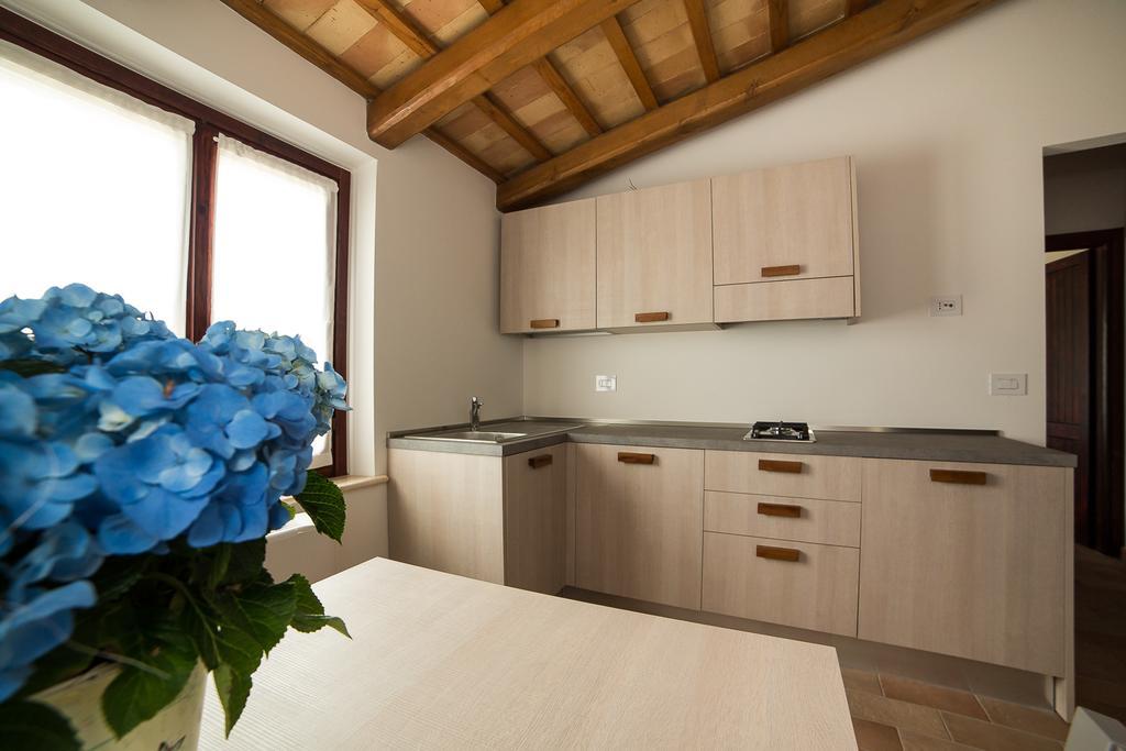 Moretti Village - B&B Чивитанова Марке Екстериор снимка
