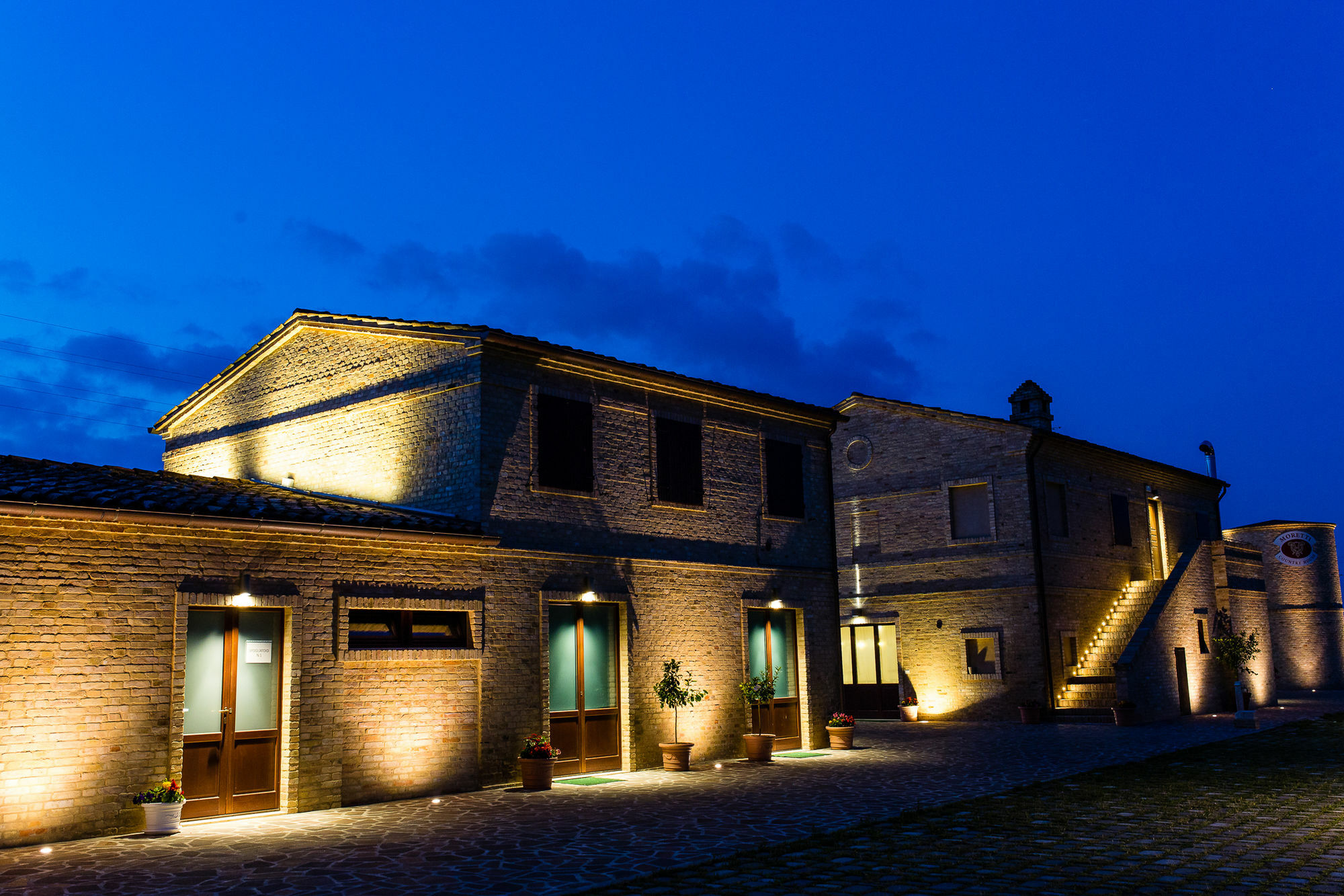 Moretti Village - B&B Чивитанова Марке Екстериор снимка